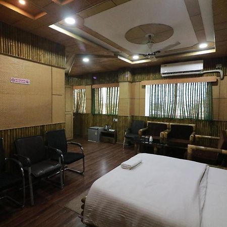 Hotel Himalaya Agartala Eksteriør billede