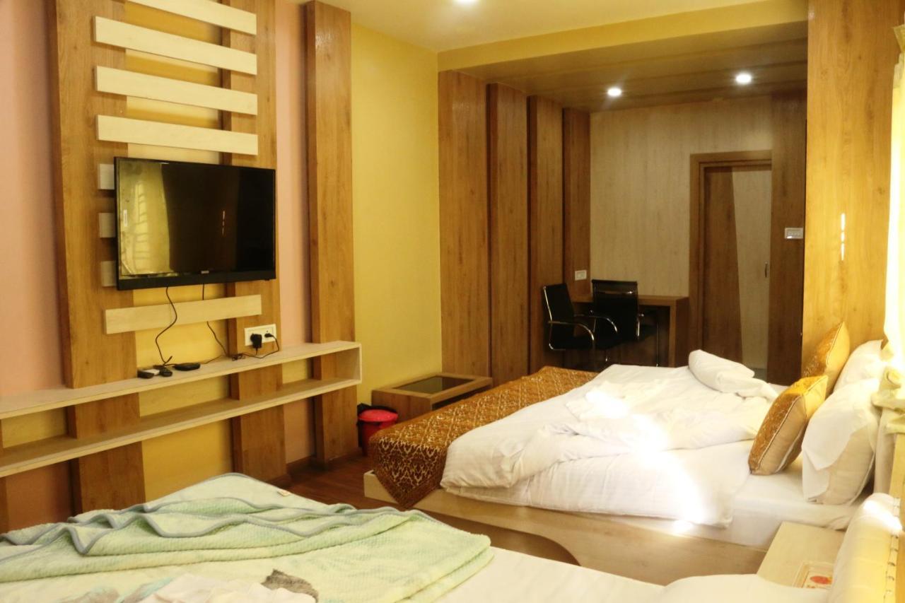 Hotel Himalaya Agartala Eksteriør billede