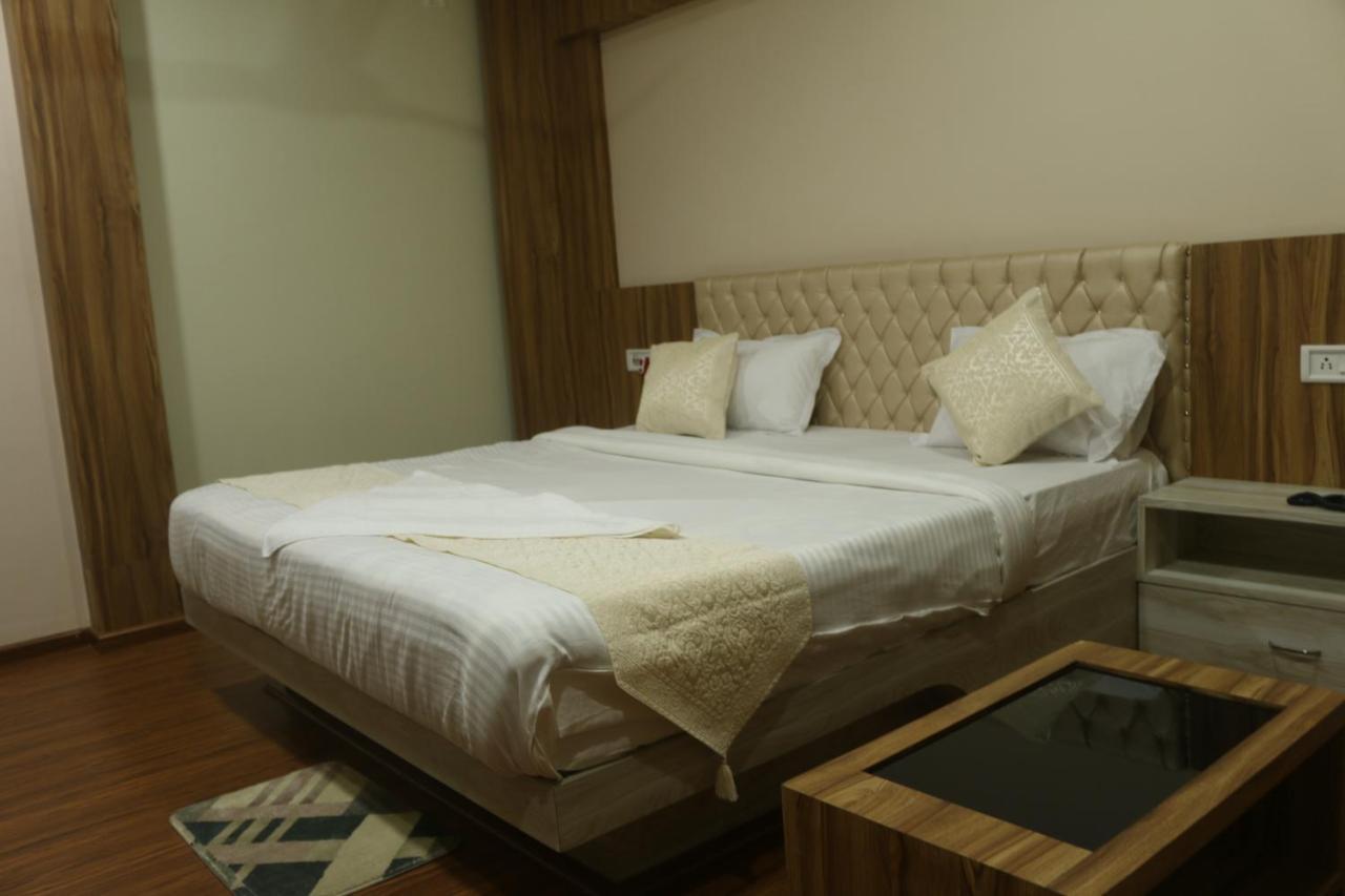 Hotel Himalaya Agartala Eksteriør billede