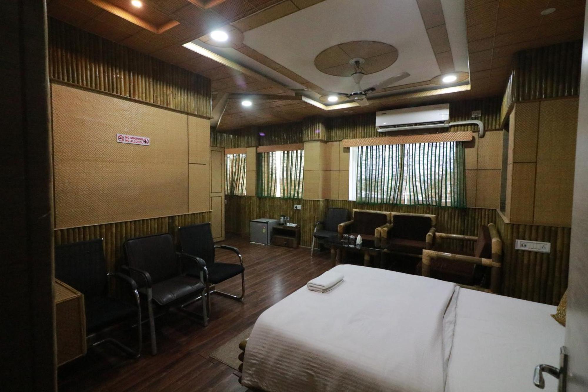 Hotel Himalaya Agartala Eksteriør billede