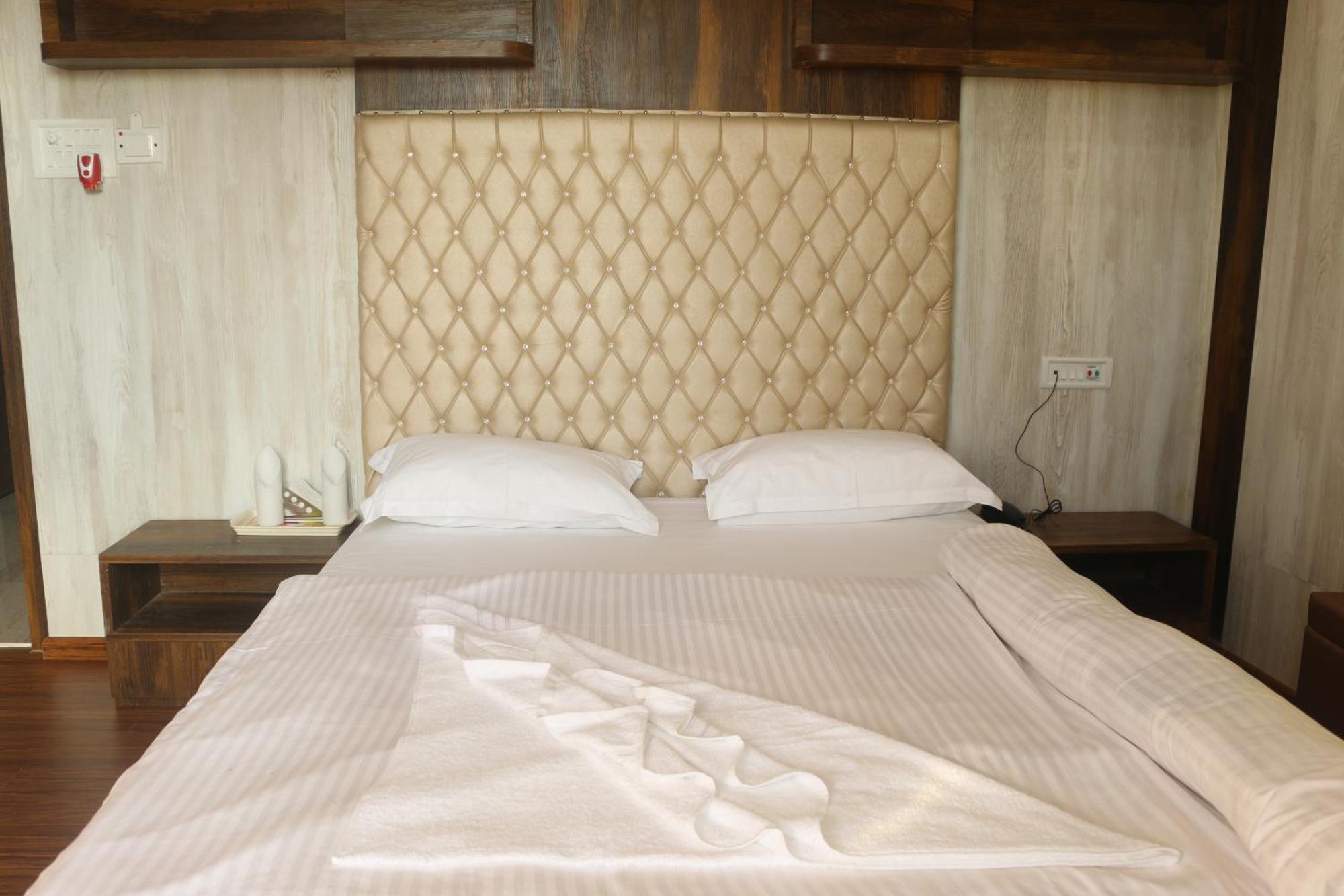 Hotel Himalaya Agartala Eksteriør billede