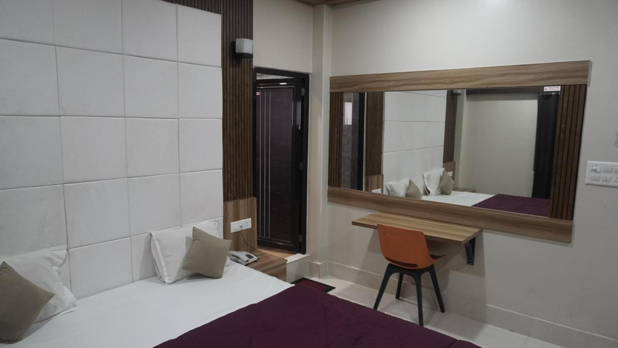 Hotel Himalaya Agartala Eksteriør billede