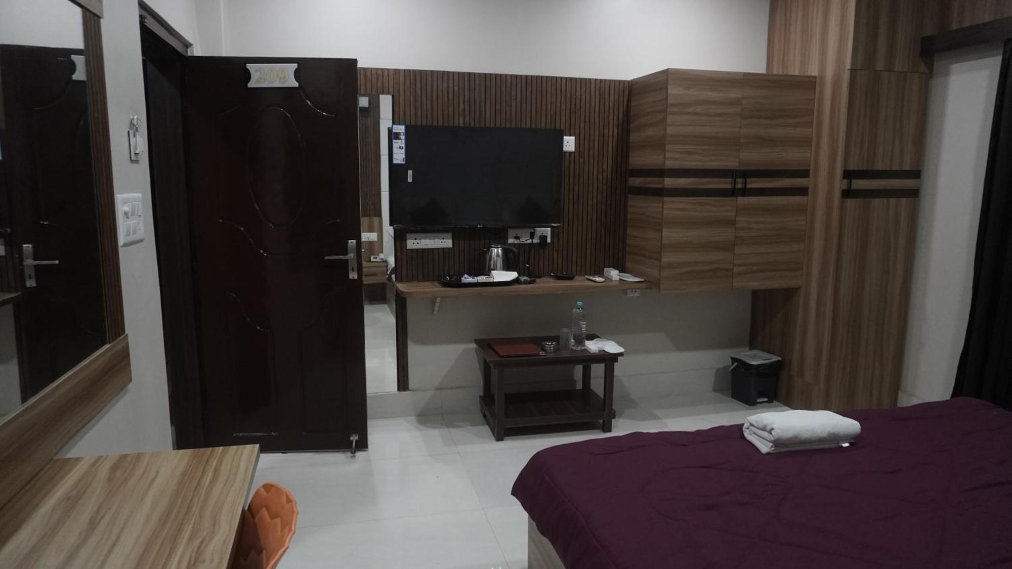 Hotel Himalaya Agartala Eksteriør billede