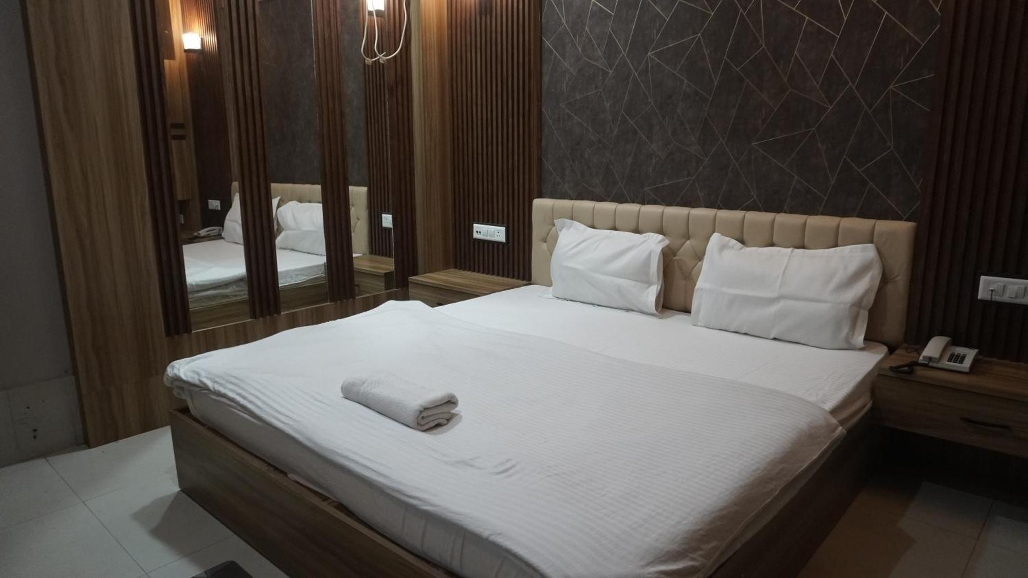 Hotel Himalaya Agartala Eksteriør billede